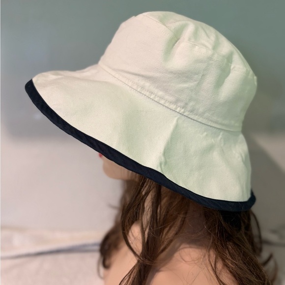 Kate Lord M/L White Bucket Sun Hat with Navy Trim - 100% Cotton - Picture 3 of 10